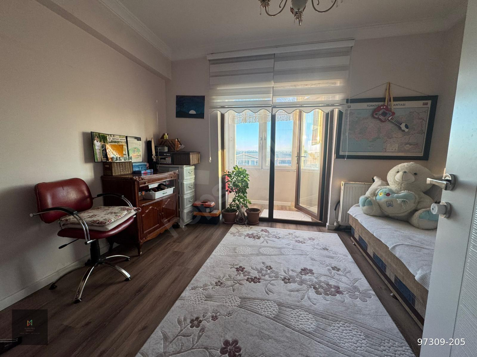 MACUNKÖY'E KOMŞU MASRAFSIZ 3+1 GENİŞ DAİRE