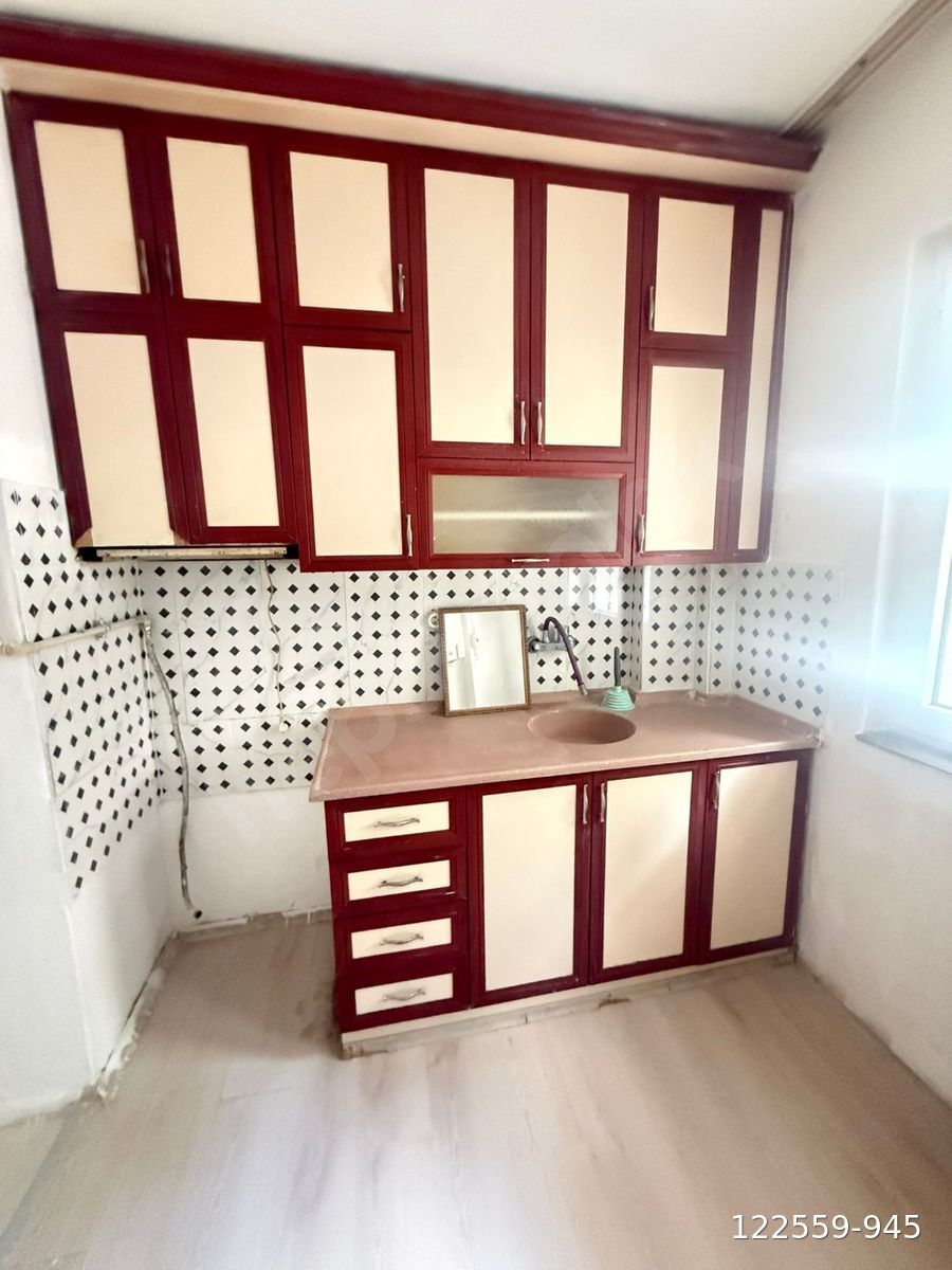 VARİNLİ CADDESİNDE 2+1 DAİRE SATILIK