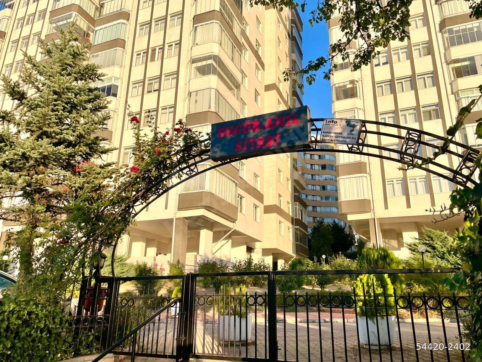 YÜZÜNCÜYIL'DA ÖZGÜR ANIL SİTESİNDE 3+1 KATTA 145M2 ASANSÖRLÜ OTOPARKLI BAKIMLI KİRALIK DAİRE