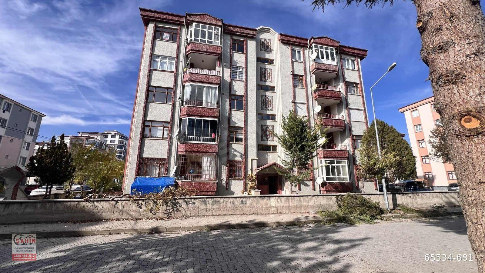 SORGUNDA 4 KAT G.D.B CEPHE 200 METRE 4+1 DAİRE