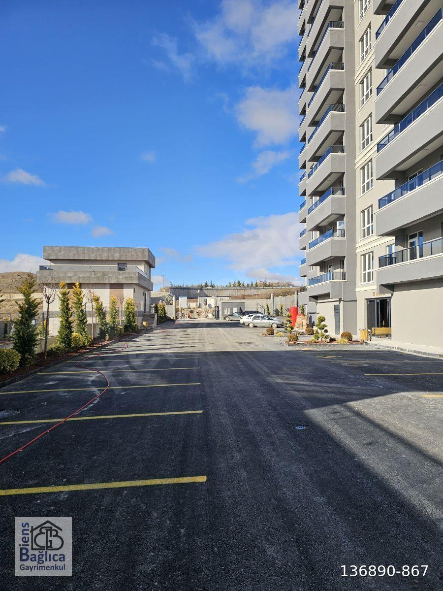 3 MİLYON KREDİ ARAÇ TAKASLI CANLI GÜVENLİKLİ 2 BLOKLU SİTEDE 2+1