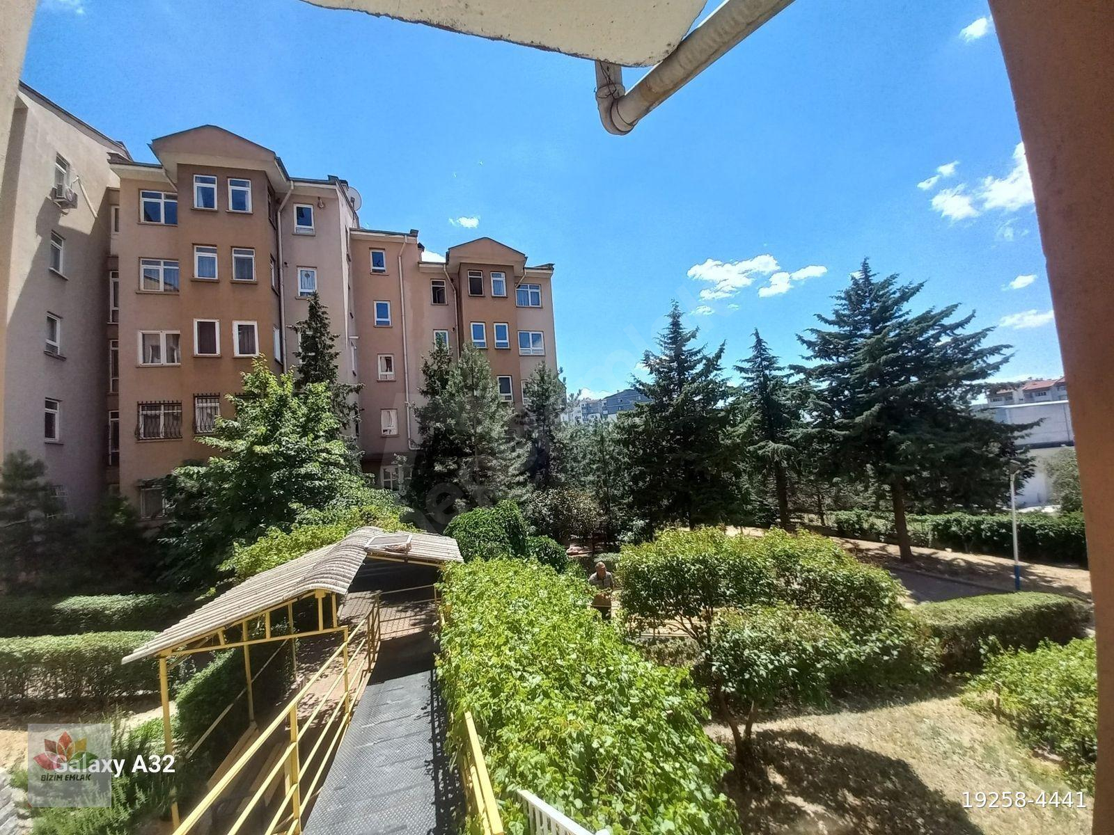 Kentkoop Mah.Sabancı Yüzme Hvz.Yanı,Cad.Üzeri Yapılı,3+1,Ara Kat