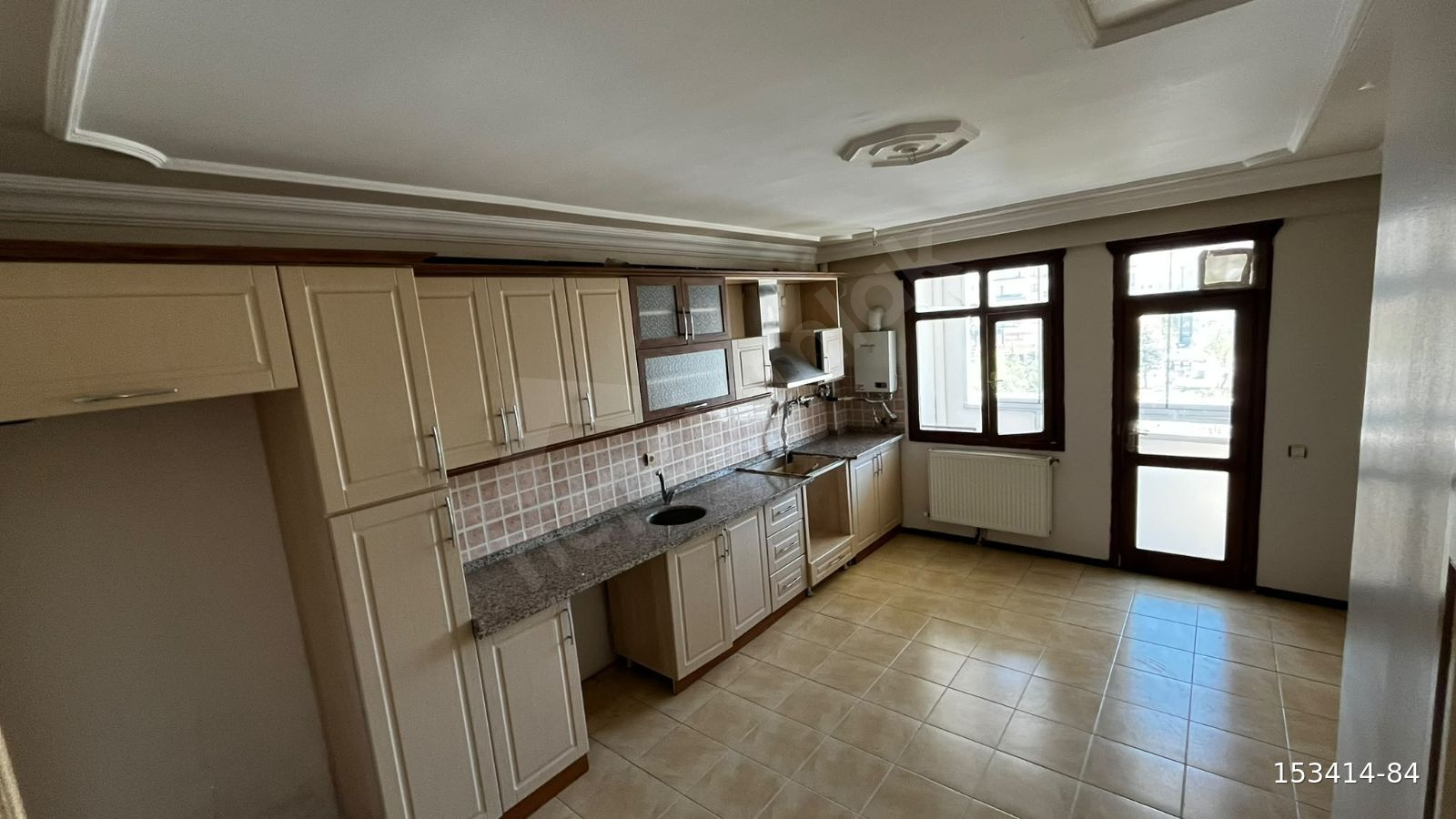 Aşağı Kayabaşı 4+1 200m² Site İçi Kiralık Daire