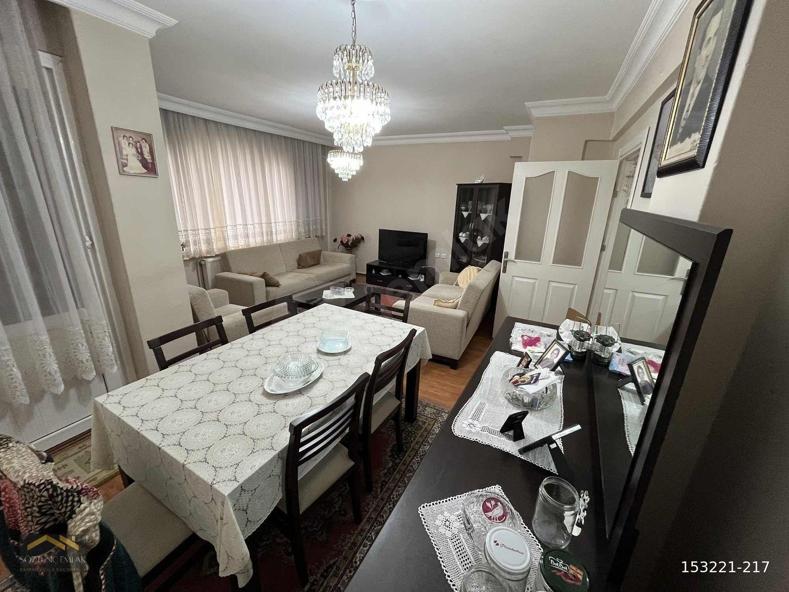 BAKIRKÖY OSMANİYE MEYDANDA 1.KAT 3+1 110 M2 AÇIKOTOPARKLI
