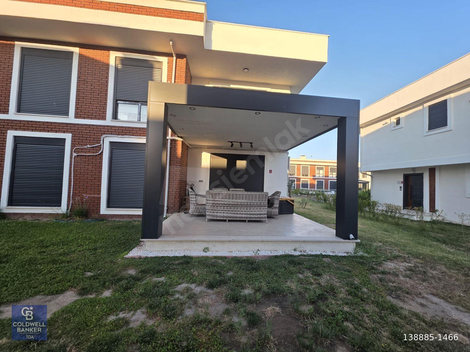 AYVALIK ALTINOVA'DA KOLAYLI PLUS'TA 2+1 BAHÇE KATI DAİRE