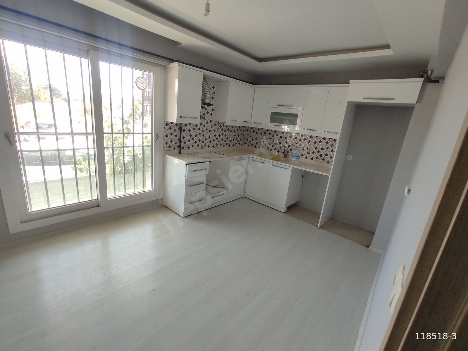 İNCİRLİOVA ZAFER MAHALLESİNDE BAHÇE KAT 4+1 DAİRE