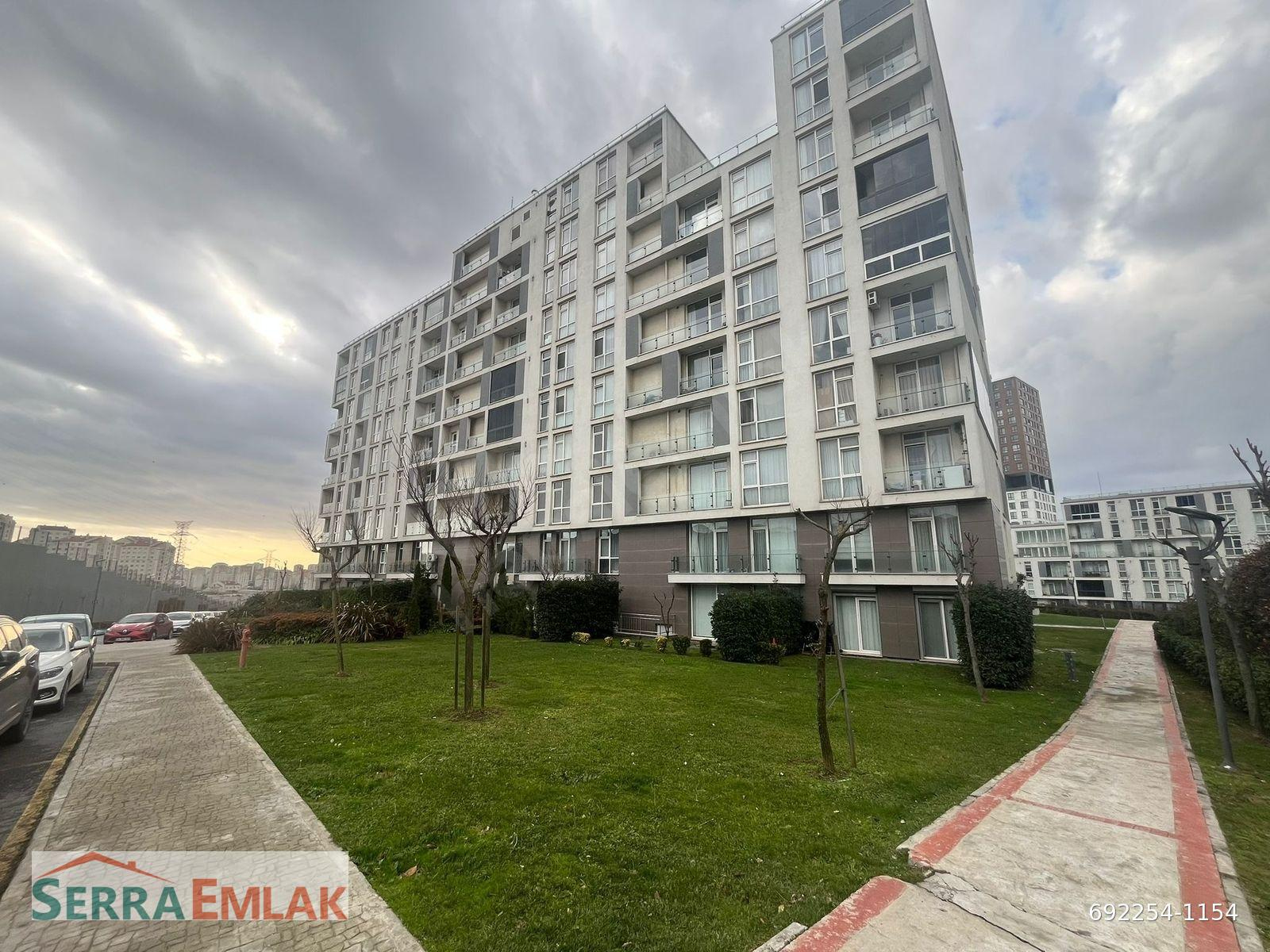 BAŞAKŞEHİR EMLAK KONUT EVLERİ 1,KISA BLOKTA SATILIK 1+1 ARA KAT