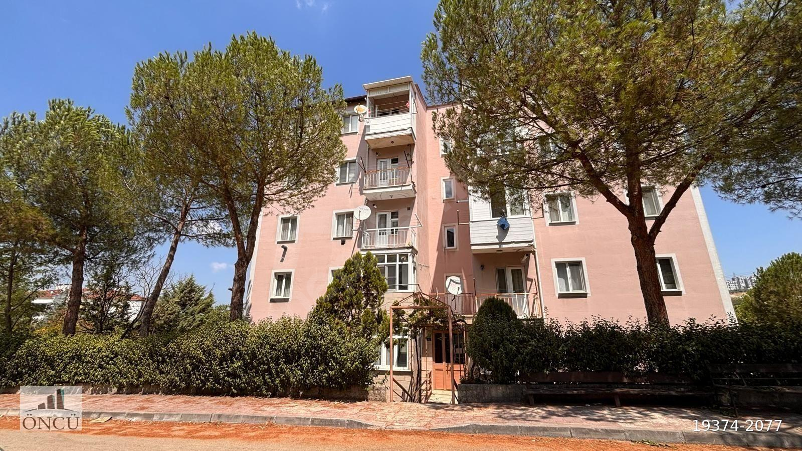BALKAN MAHALLESİ GÖÇMEN KONUTLARINDA 2+1 KOMBİLİ DAİRE