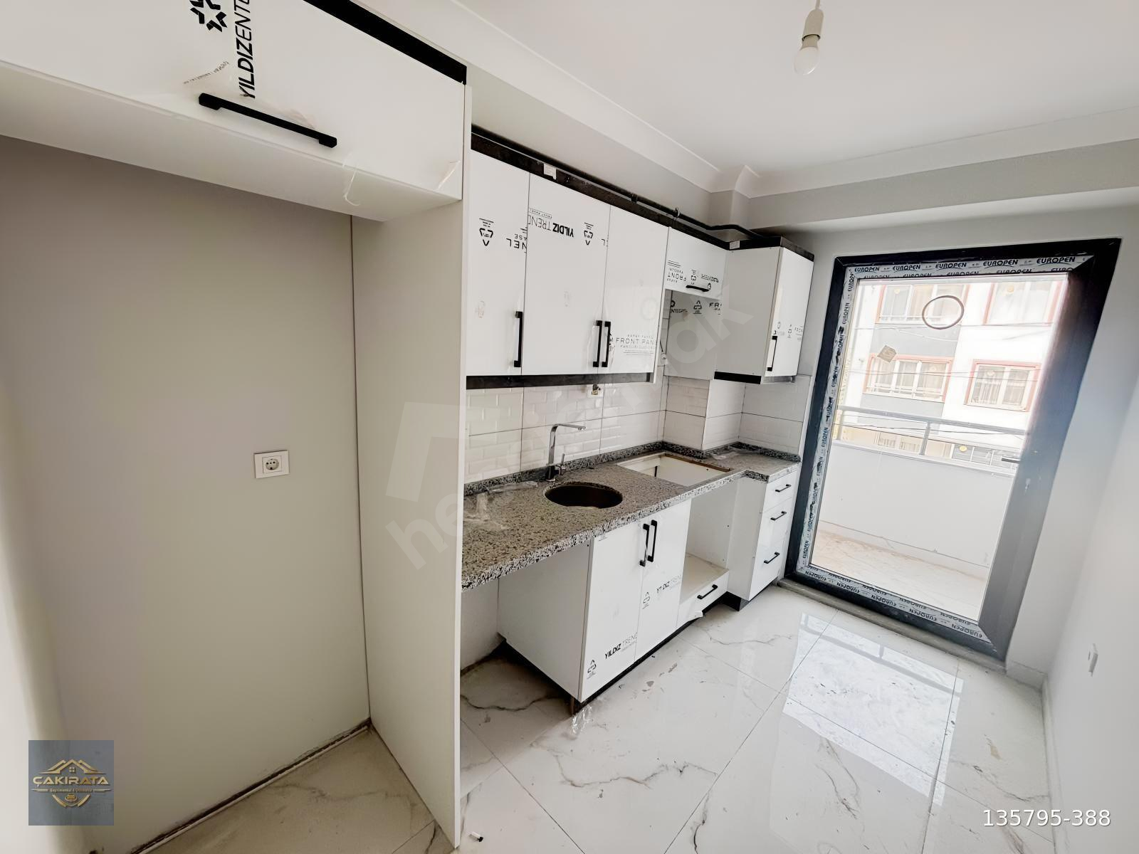 Bandırma Satılık ÖN CEPHE Ara kat 2+1 600 evler Stadyum Yakını