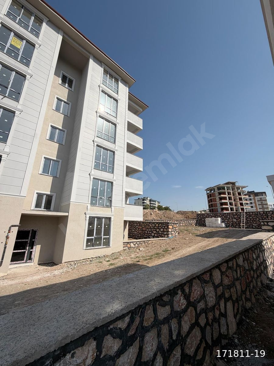 LACİVERT YATIRIM'DAN GÜNEŞLİ MAHALLESİNDE 3+1 SATILIK DAİRE