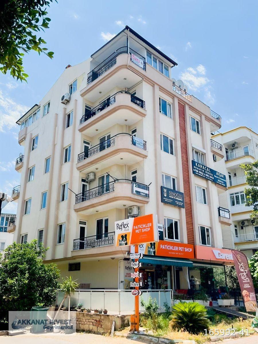 KONYAALTI ATATÜRK CADDESİNE CEPHE TABELA DEĞERİ OLAN GENİŞ 3+1
