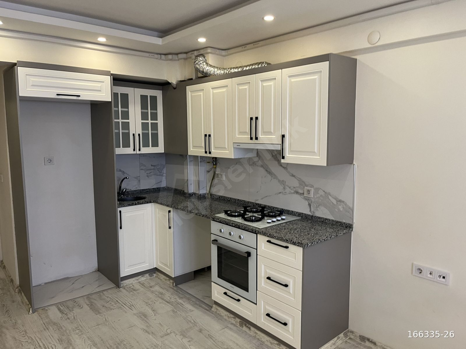 MURADİYE İSTASYON CAMİİ YANINDA KİRALIK 1+1 DAİRE