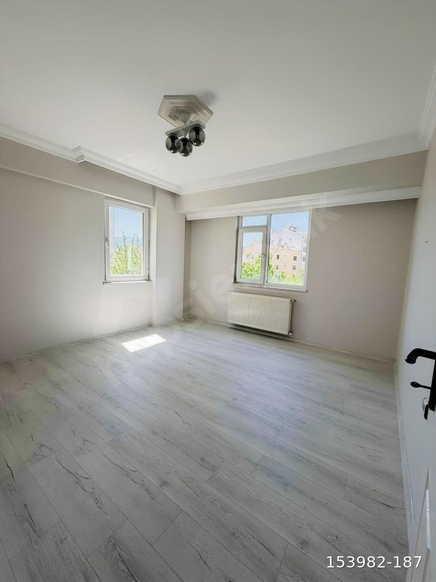 SAĞLIK MAH KALBİNDE GENİŞ 2+1 YENİBİNAÖNÜ AÇIK GÜNEY CEPHELİ