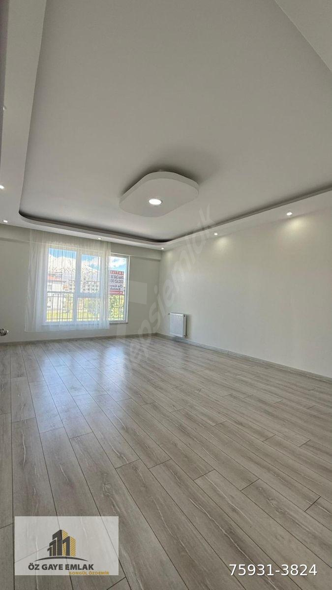 ÖZ GAYE EMLAKTAN DEVELİ BAHÇELİEVLER ANA CADDE ÜZERİ SATILIK DAİRE