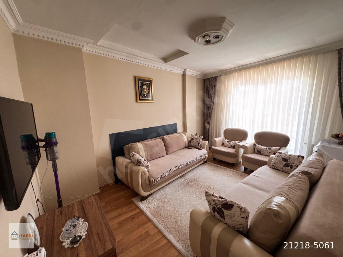 BAHÇELİEVLER HÜRRİYET MAHALLESİNDE,15 YILLIK GENÇ BİNADA, TERAS KULLANIMLI,4+2 DUBLEKS SATILIK DAİRE