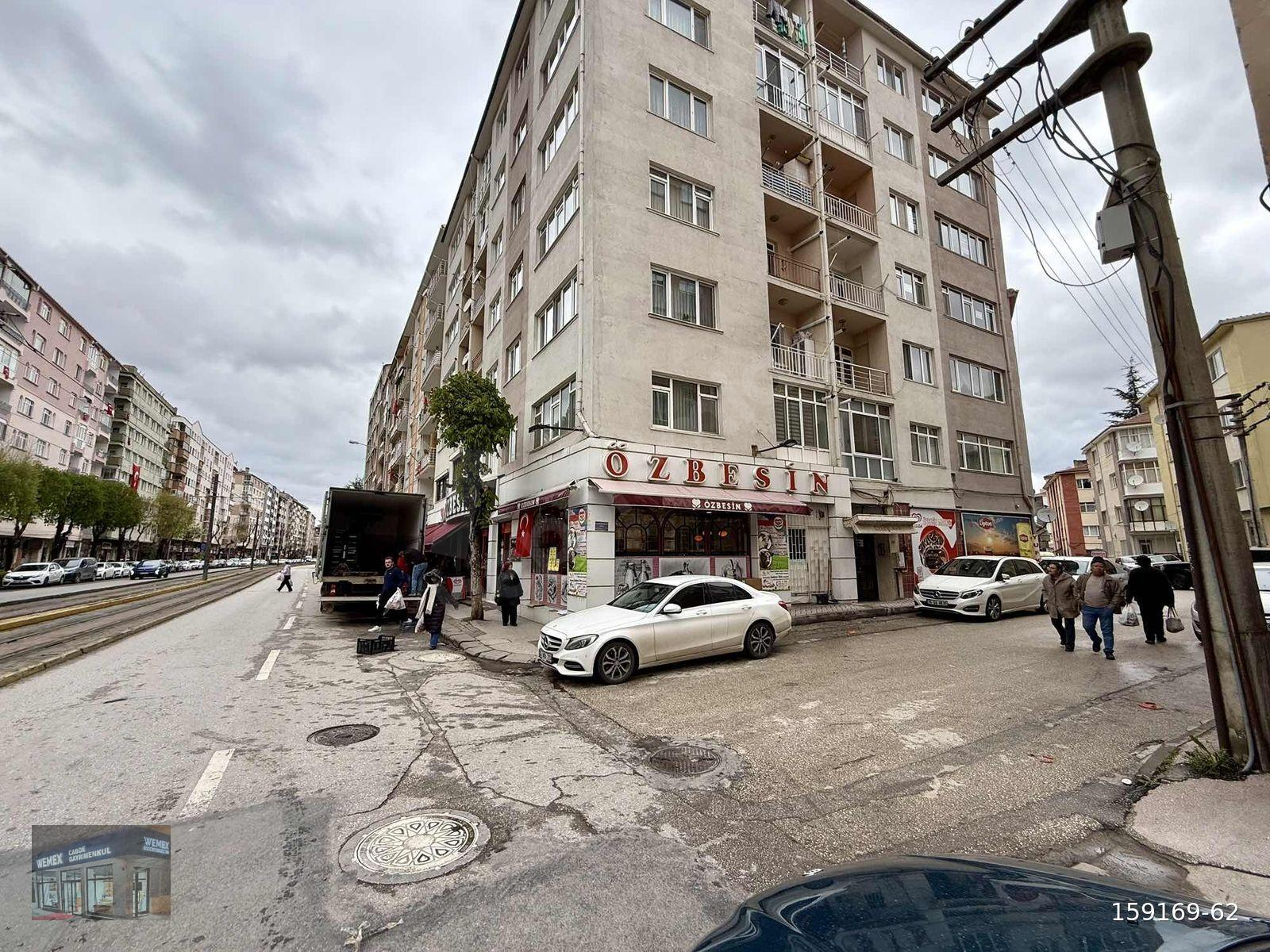 ODUNPAZARI VİŞNELİK MAH. ÖĞRETMENLER BULV ASANSÖRLÜ KİRALIK 3+1