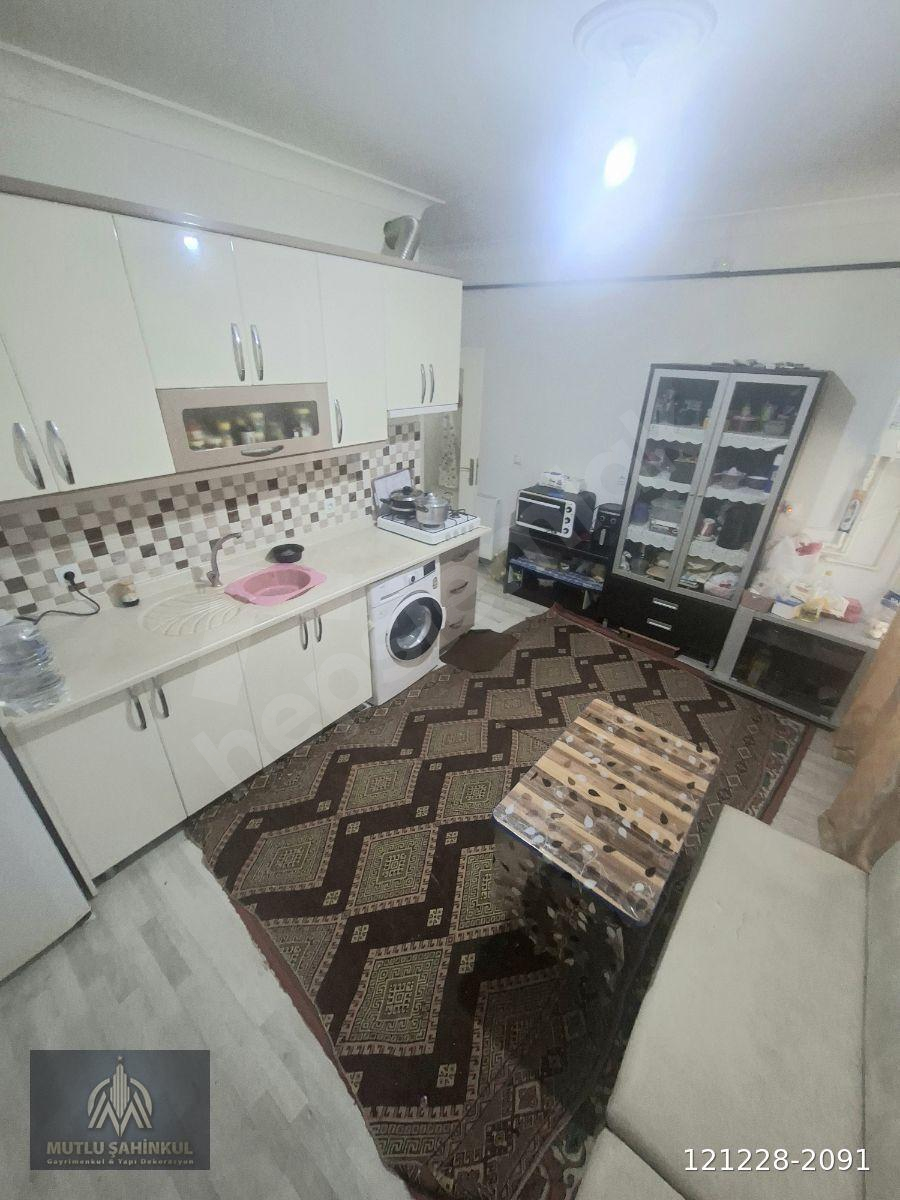 BAHÇELERÜSTÜ MAHALLESİ 49.SOKAK GİRİŞ KAT ASANSÖRLÜ 2+1 DAİRE