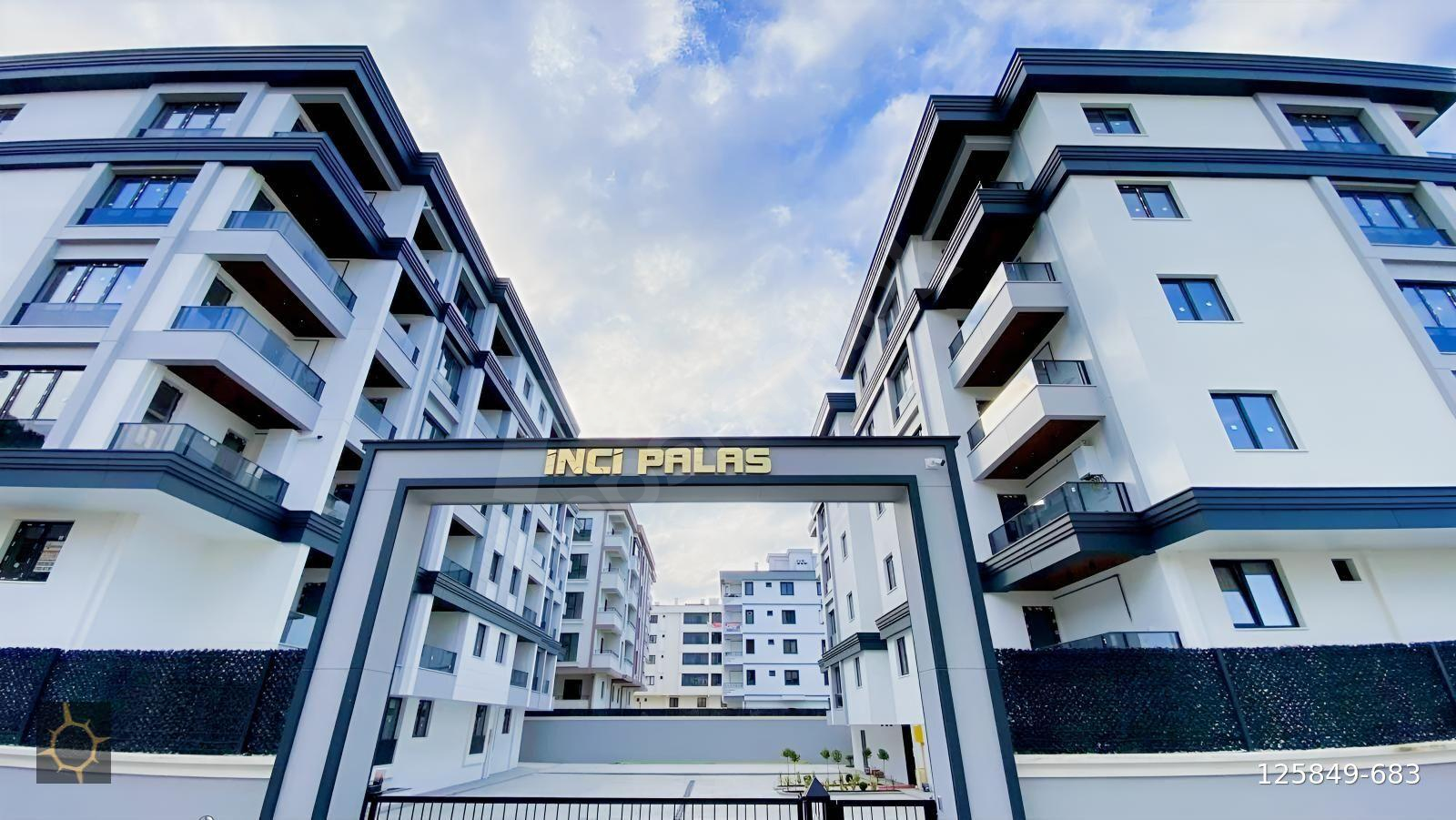 İNCESUDA ANA YOLA CEPHE SİTE İÇERİSİNDE SATILIK LÜKS 1+1 DAİRE