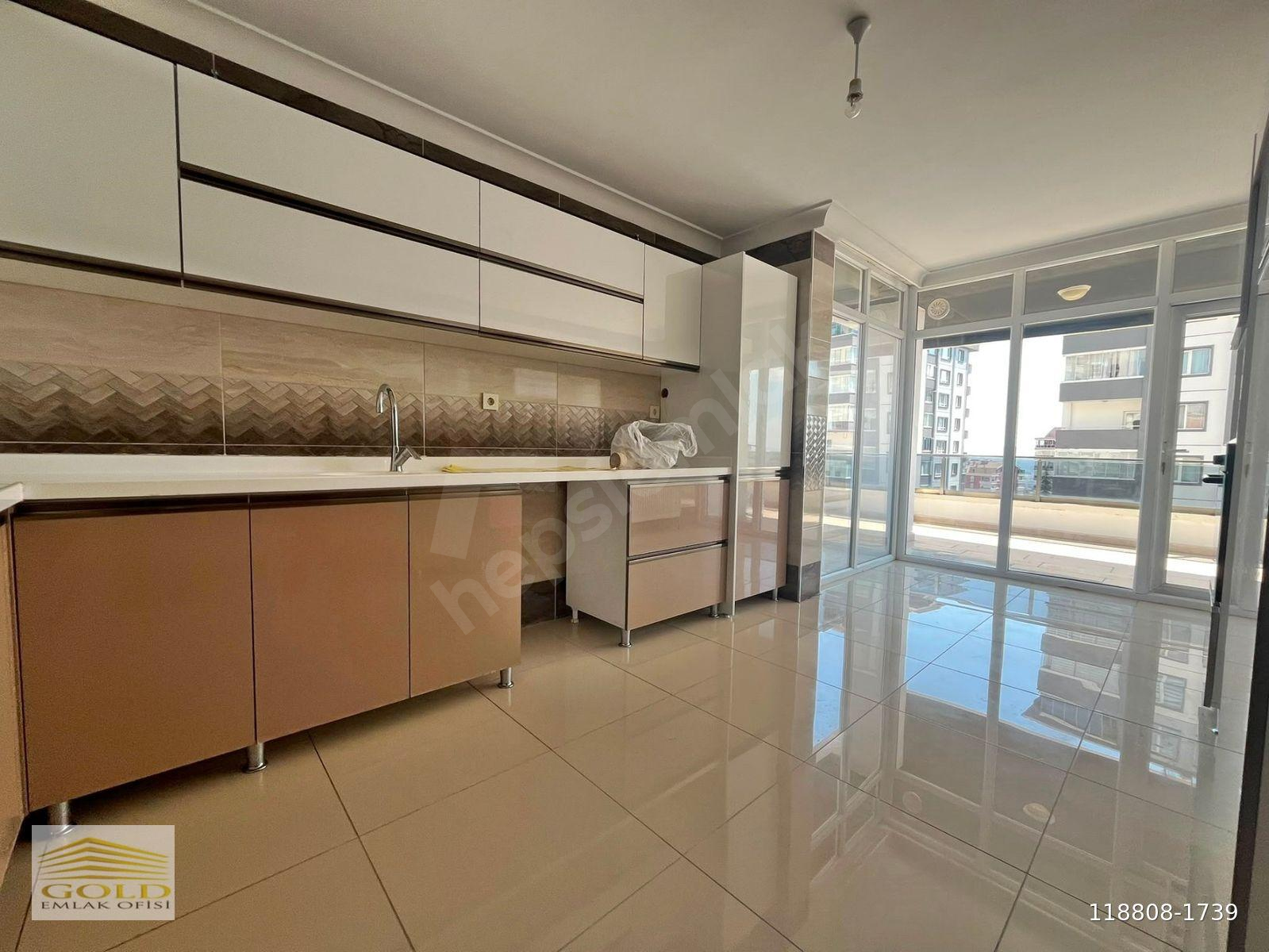 CADDE ÜZERİNDE SİTE İÇİ GENİŞ YAPILI EBEVEYN BANYOLU GİYİNME ODALI 4+1 SATILIK LÜKS DAİRE