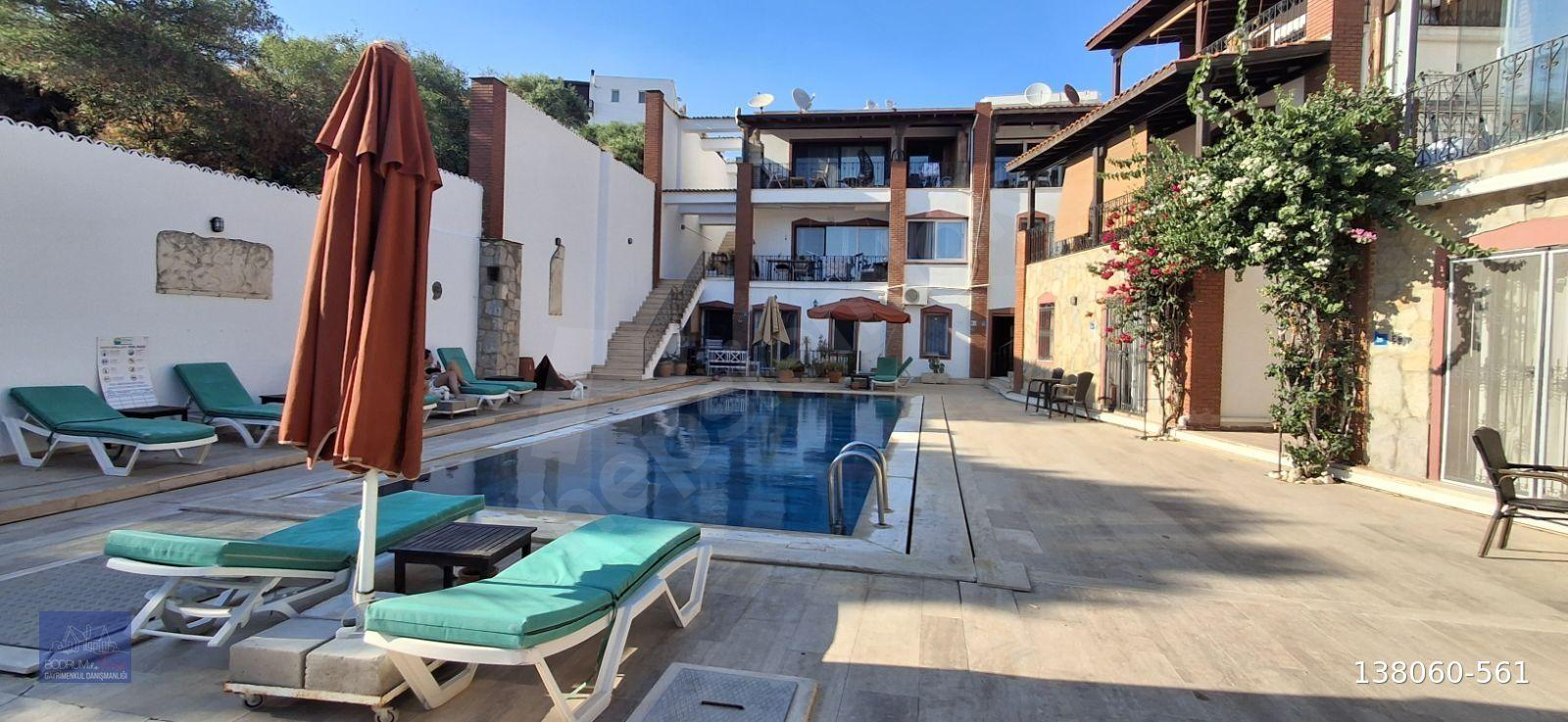 Bodrum Merkez Kumbahçe Denize Yakın Havuzlu Sitede Satılık 3+1