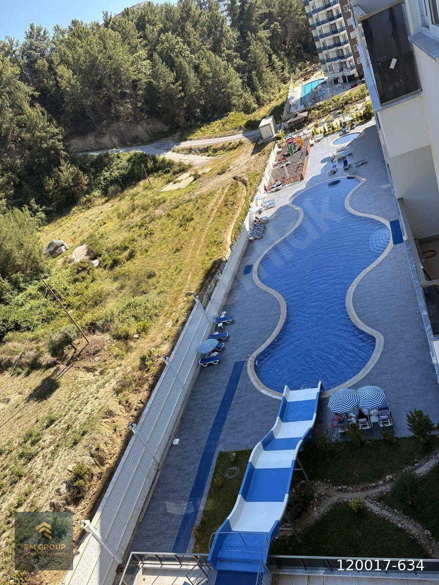 Havuz ve Doğa manzaralı satılık 1+1
