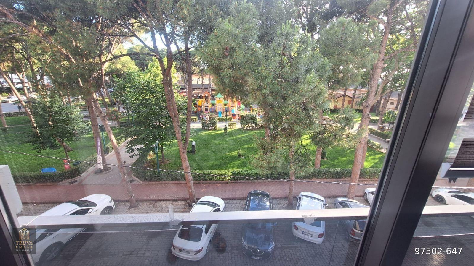 Truva Emlak'tan Burhaniye Merkezde 3+1 Kiralık Daire