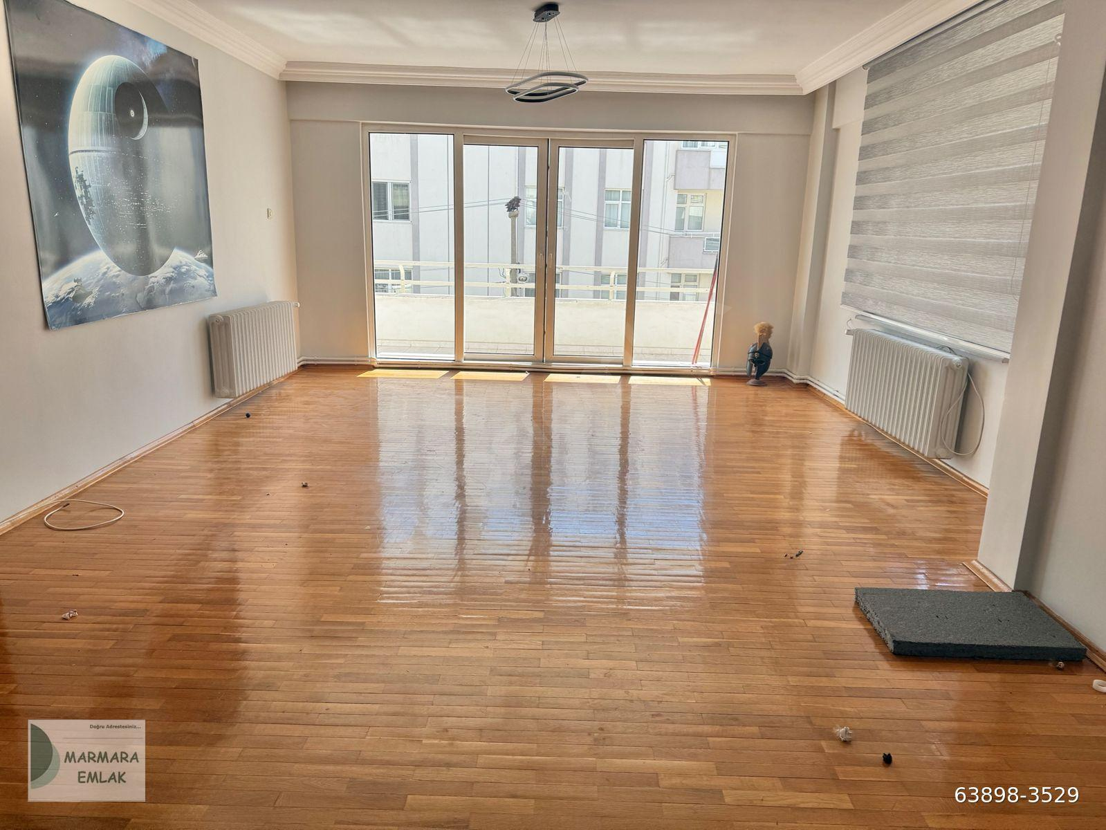 MARMARA'DAN ŞÜKRÜPAŞA MAHALLESİ SATILIK BÜYÜK 3+1 DAİRE