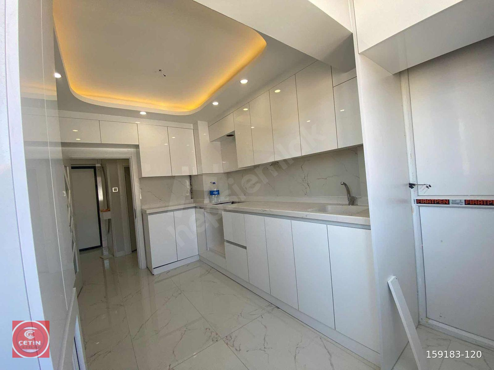 AKŞEMSETTİN MH'DE 3+1 3.SON KATTA FUL YAPILI MERKEZİ KONUMDA
