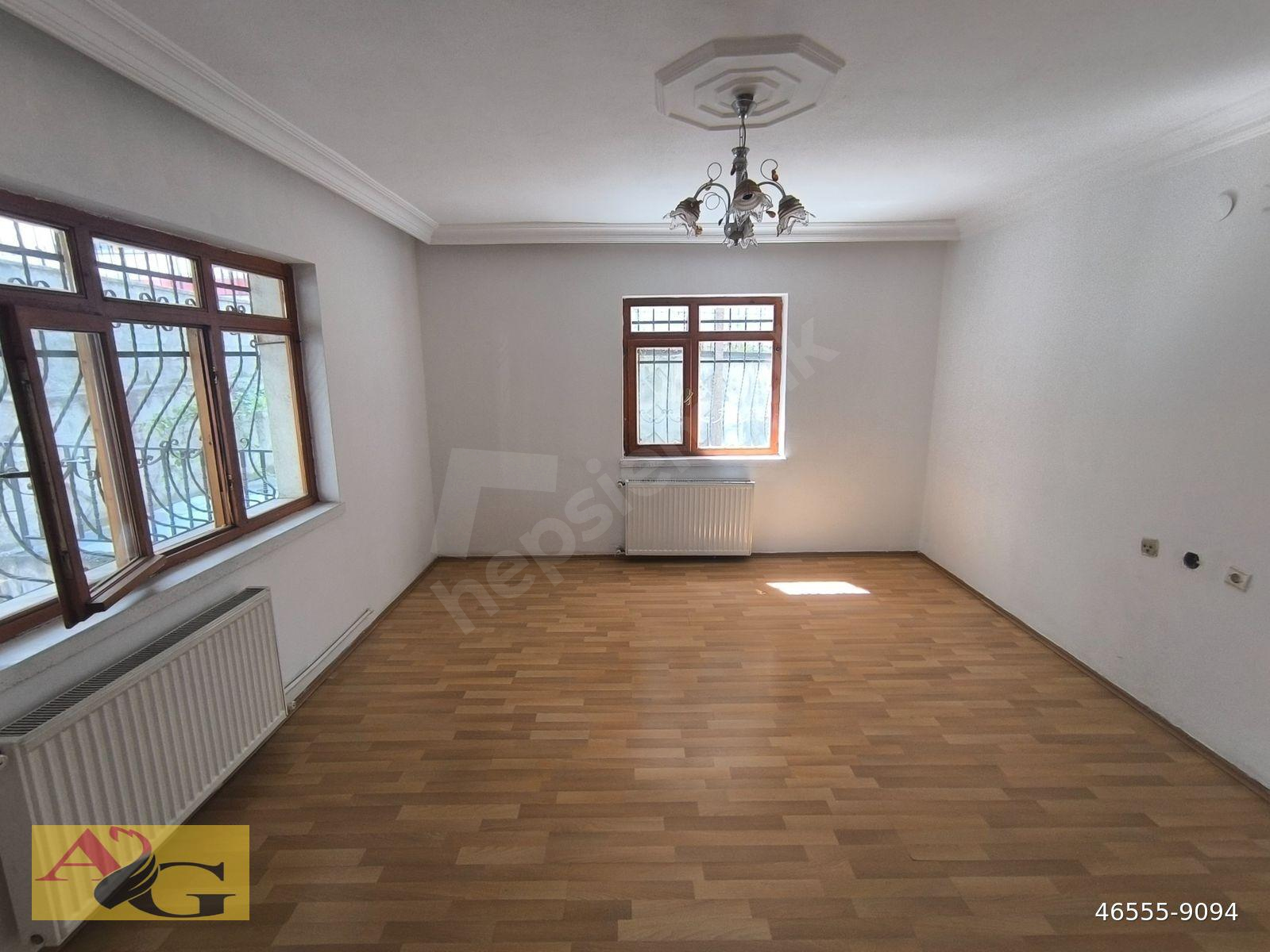 Atakent Mahallesinde 3+1 Kombili Çarşı içerisinde Yüksek Gİriş