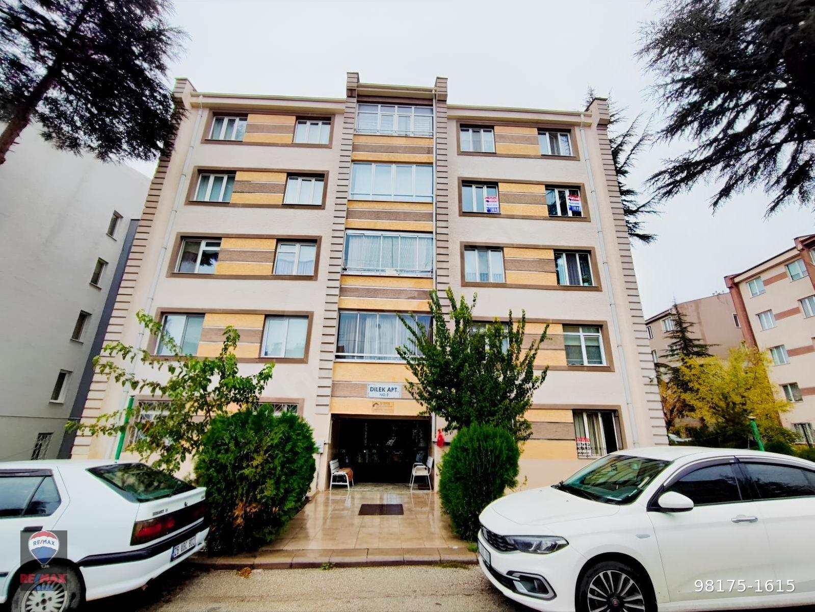 RE/MAX MOD'DAN ALİ FUAT CEBESOY TRANVAY DURAĞINDA KİRALIK DAİRE