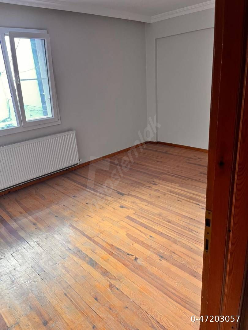 BORNOVA MEVLANA'DA EGE ÜNİVERSİTESİNE YAKIN SAHİBİNDEN 100 m² NET 3+1