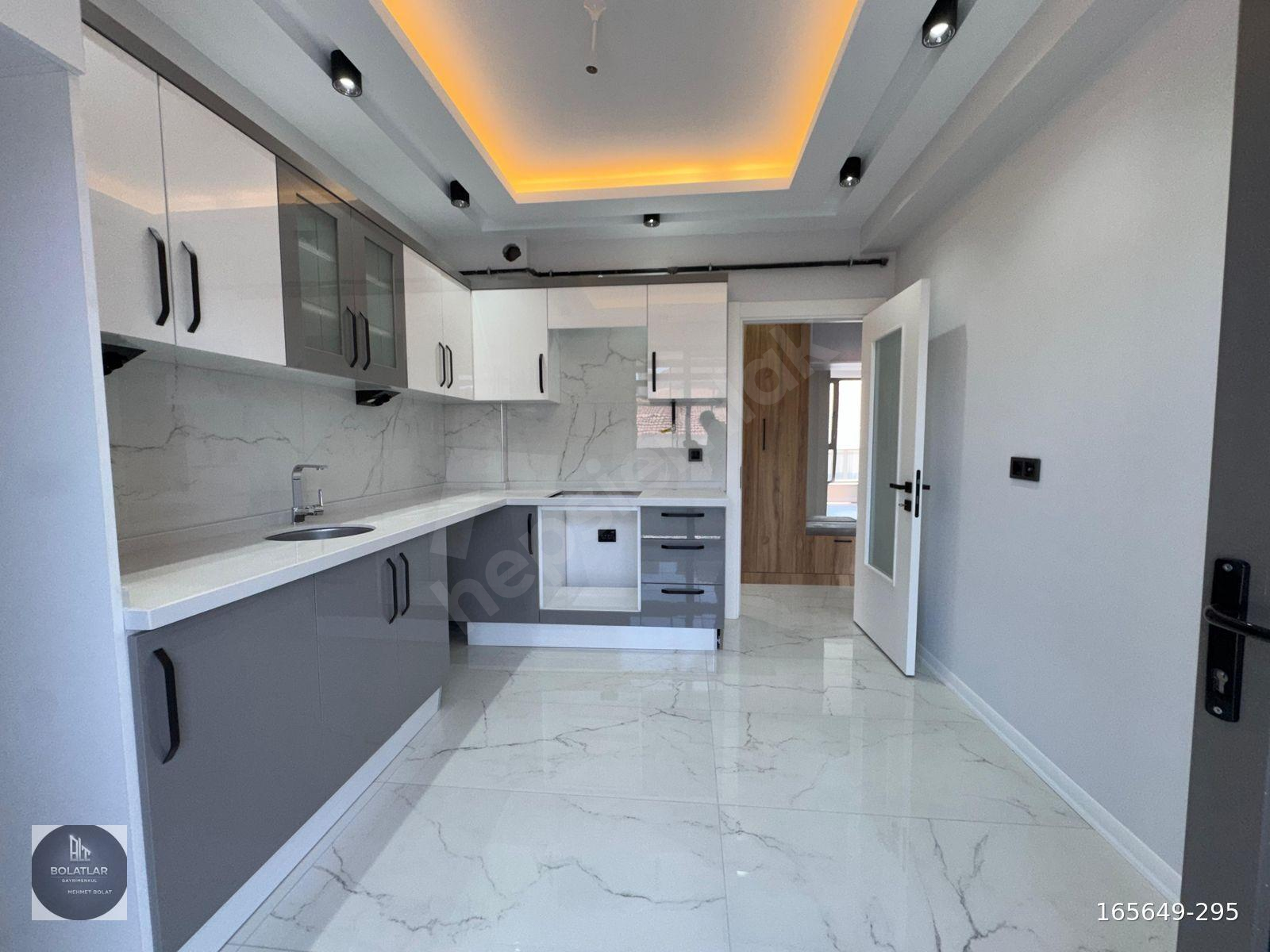 ÖMÜR'DE KÖŞE CEPHE ULTRA LUX MÜKEMMEL KONUM 2+1