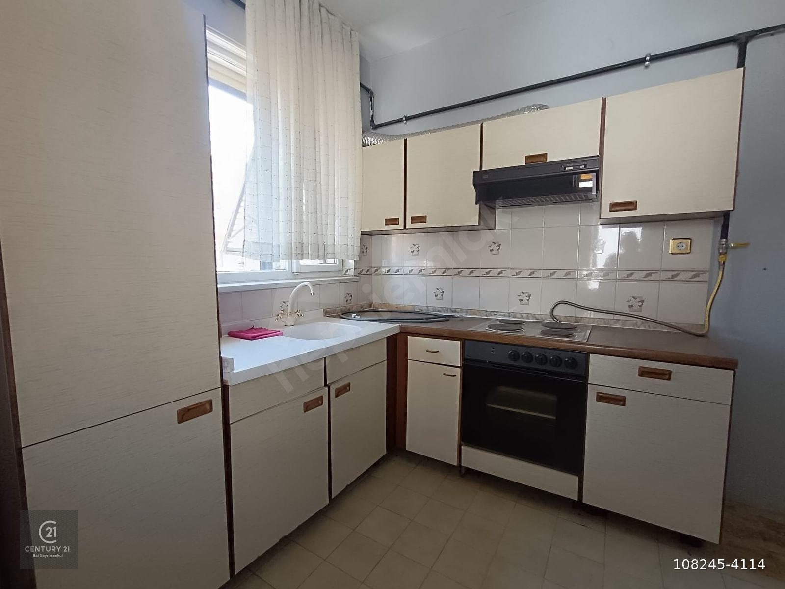 CENTURY21 BAL'DAN İZMİR YOLU YAKINI 3+1 DAİRE
