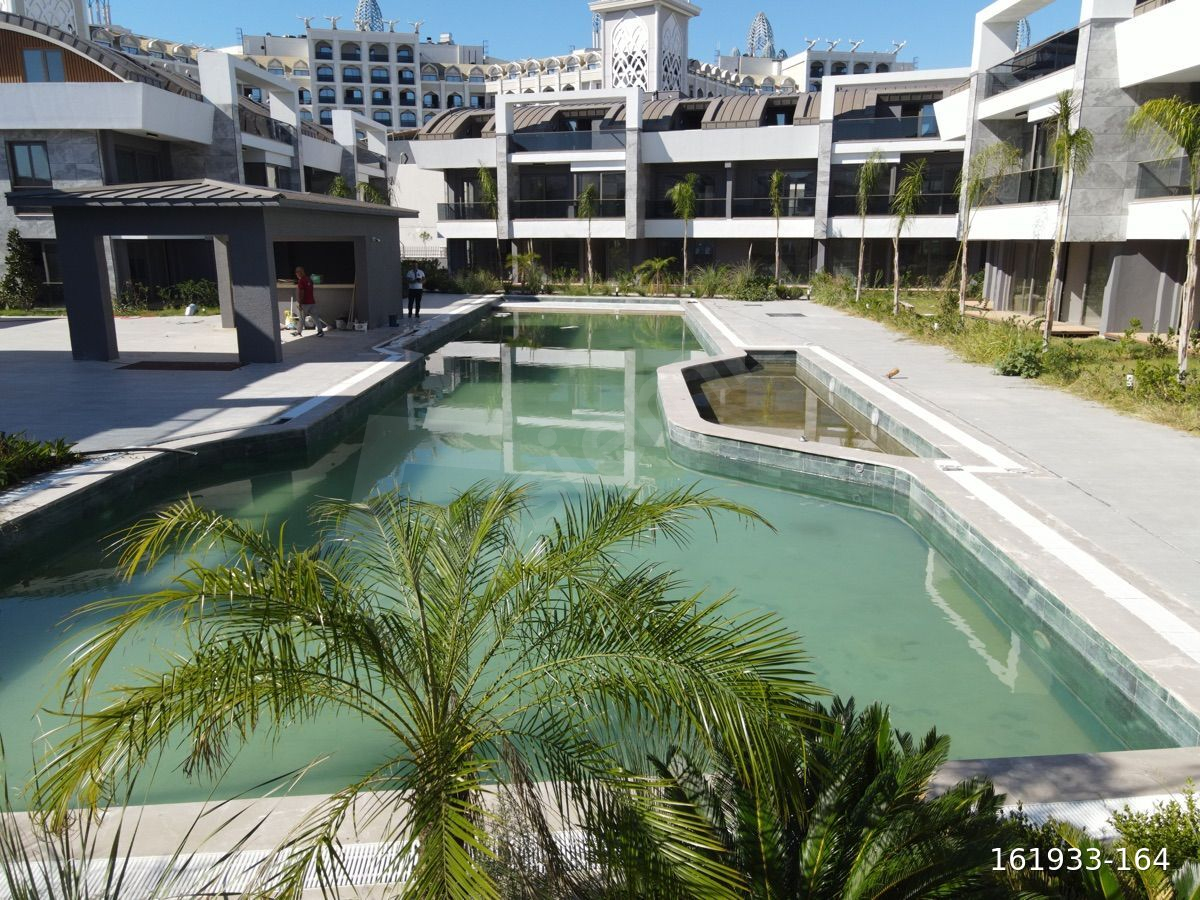 Antalya Belek’te Lüks Sitede Satılık 1+1 Bahçeli Daire