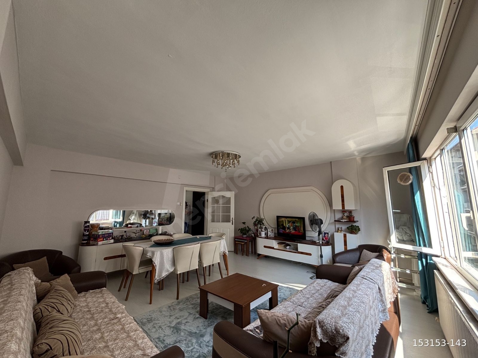 EKİNOX TRGO ŞEHİR MERKEZİNDE KULLANIŞLI 2+1 SATILIK DAİRE