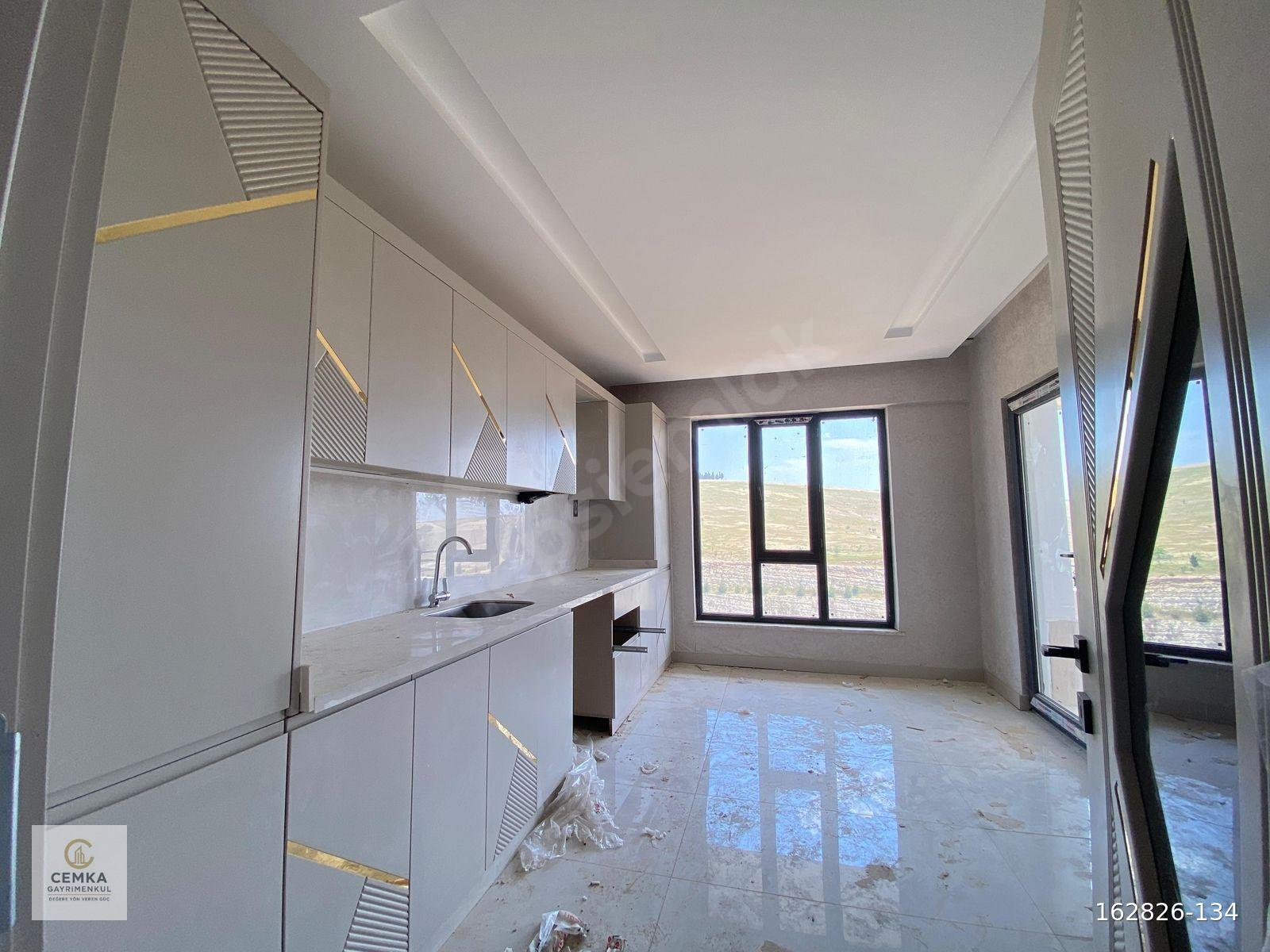 ALPASLANDA SİTE İÇERİSİNDE YERDEN ISITMA SATILIK 3+1 DAİRE