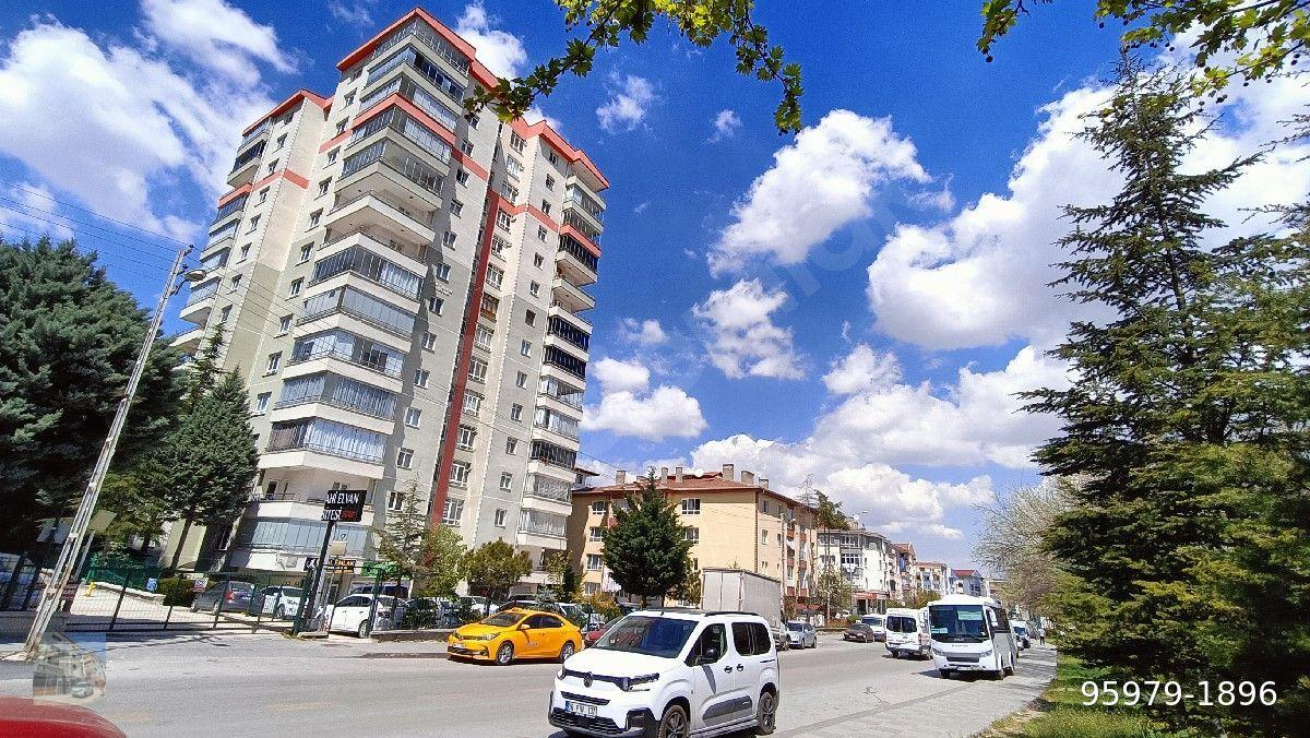 SÖZGENLER EMLAK'TAN AHİ ELVAN CADDESİ ÜZERİ SATILIK DAİRE