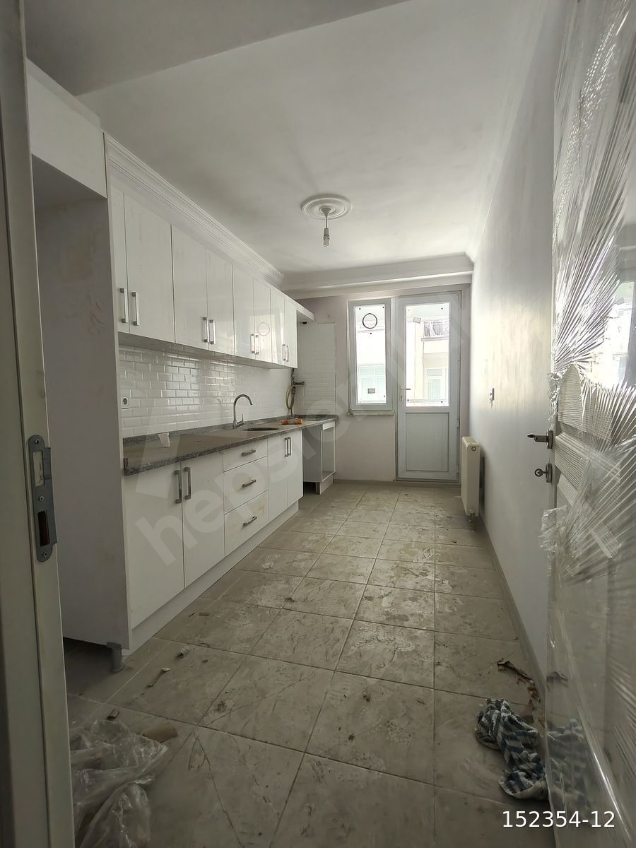AVCILAR TAM MERKEZDE SIFIR 2+1 KİRALIK DAİRE