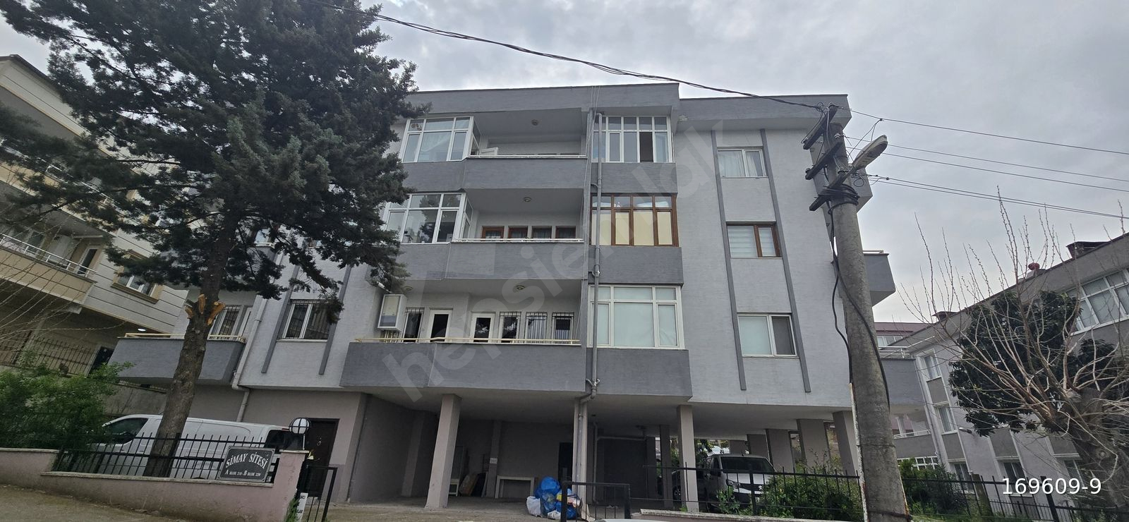 BEŞEVLER CAD.SİMAY SİTESİNDE KİRALIK 3+1 DAİRE