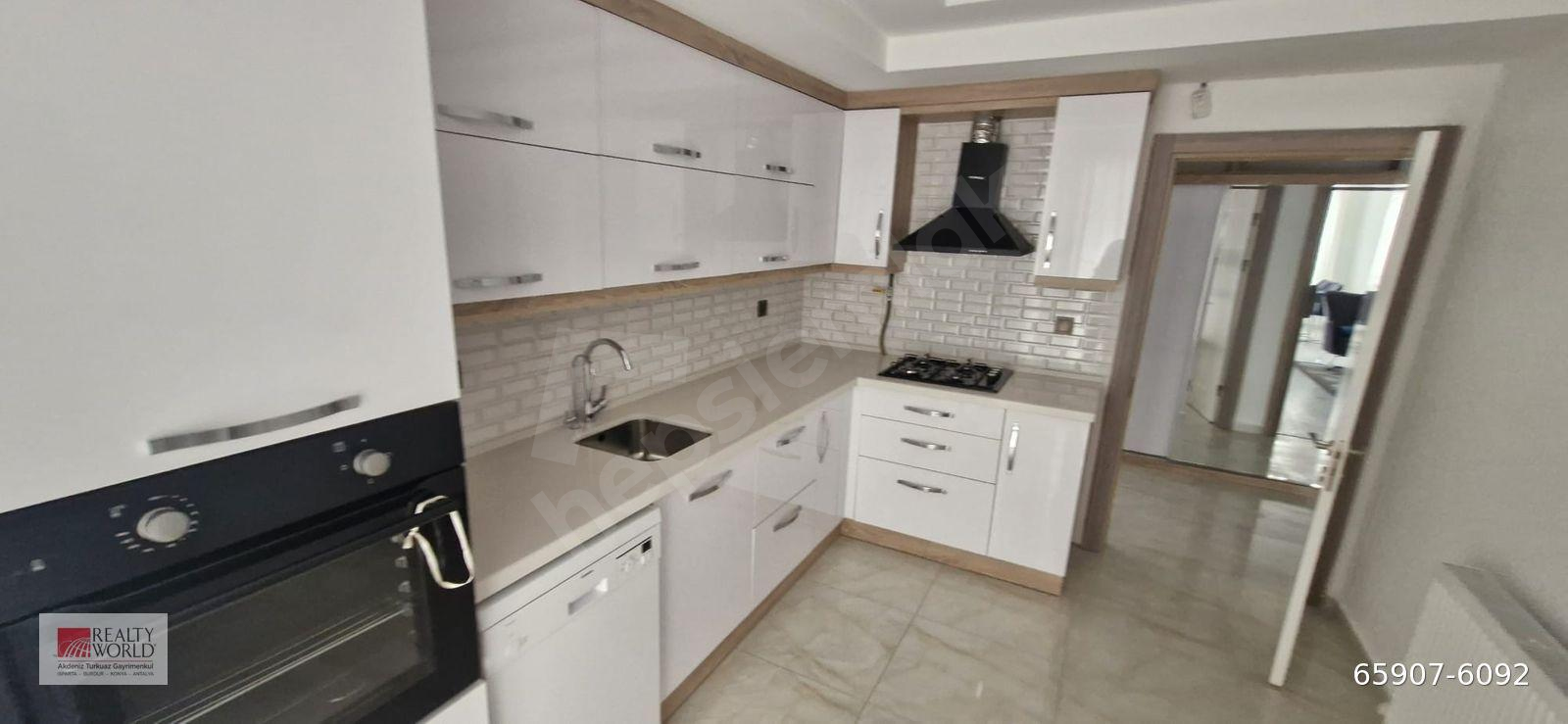 ISPARTA ÇÜNÜR MAHALLESİNDE EŞYALI 3+1 KİRALIK DAİRE