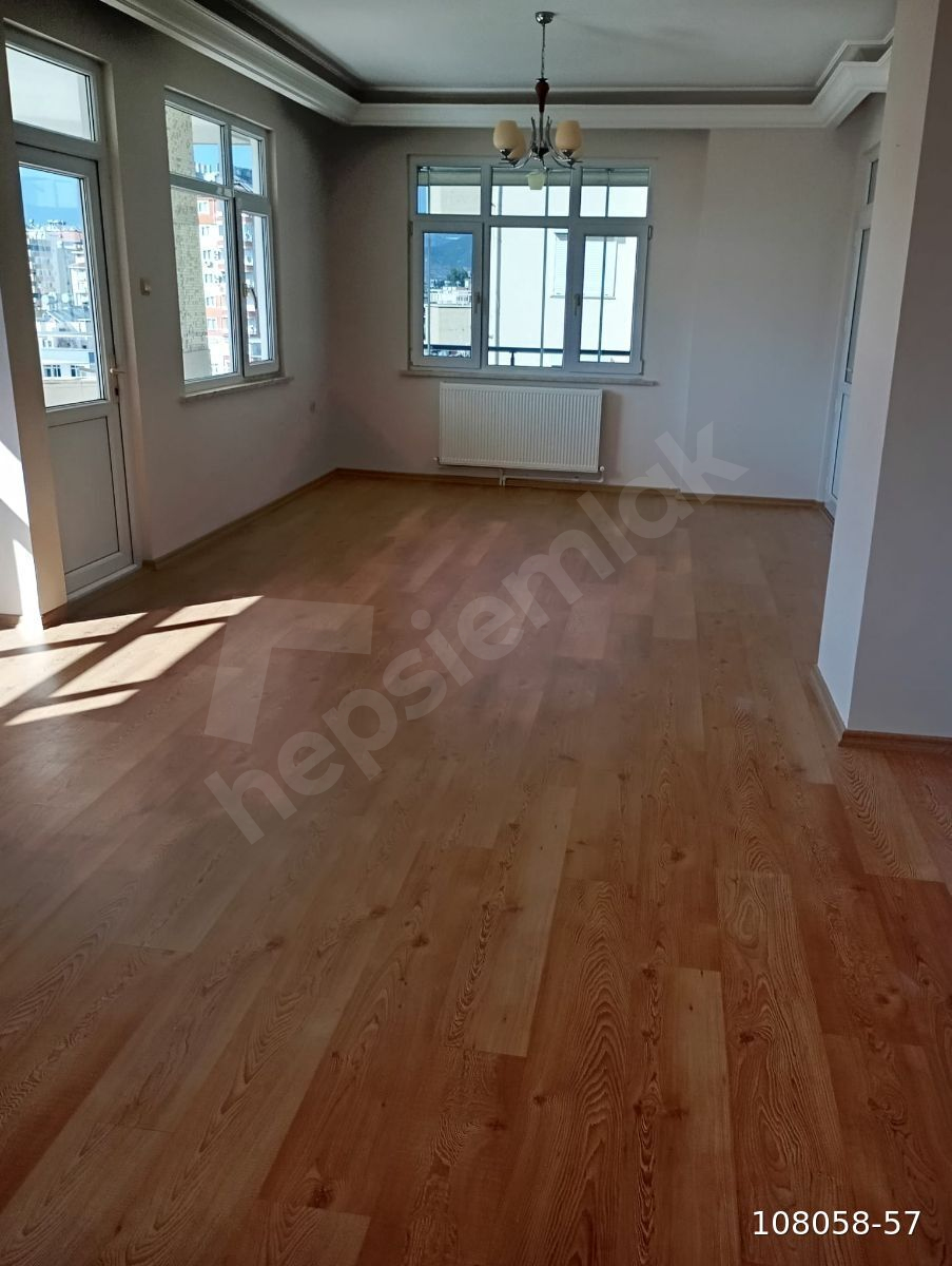ALTUN EMLAKTAN KİRALIK 4+1 MERKEZİ KONUMDA TEMİZ DAİRE