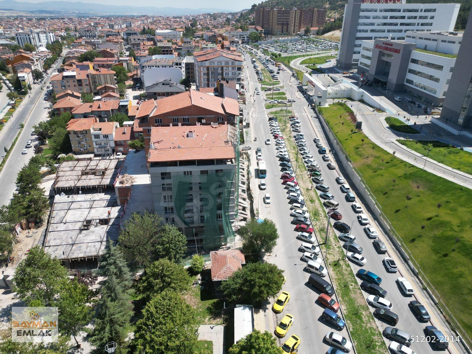 SAYMAN'DAN ŞEHİR HASTANESİ KARŞISI ARAKAT 3+1 SATILIK LÜKS DAİRE