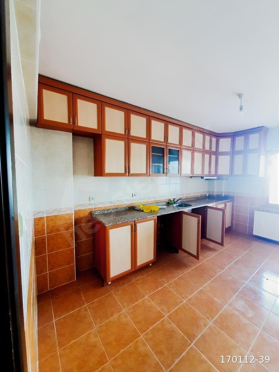 ERİLLİ EMLAKTAN 3+1 140M2 ASANSÖRLÜ ARA KAT