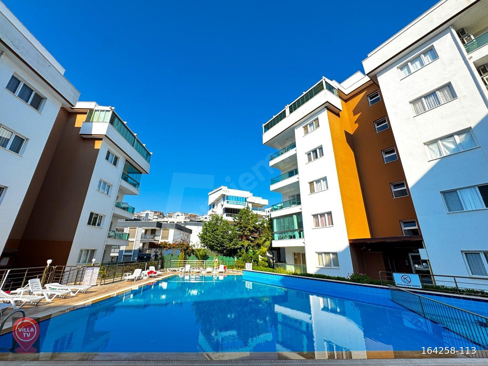 KUŞADASI MERKEZDE 3+1 GENİŞ KAPALI MUTFAKLI SATILIK FIRSAT DAİRE