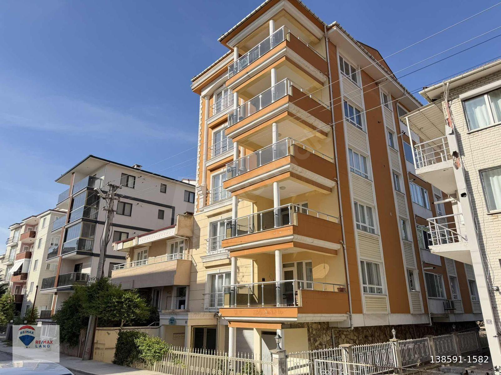 EDİRNE KOCA SİNAN'DA 4+1 ARAKAT SATILIK GENİŞ DAİRE