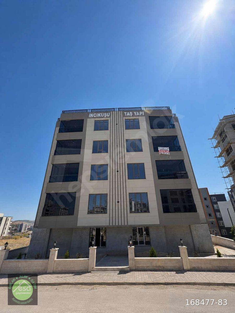 BATIKENTTE SATILIK GİRİŞ 3+1 LÜKS DAİRE