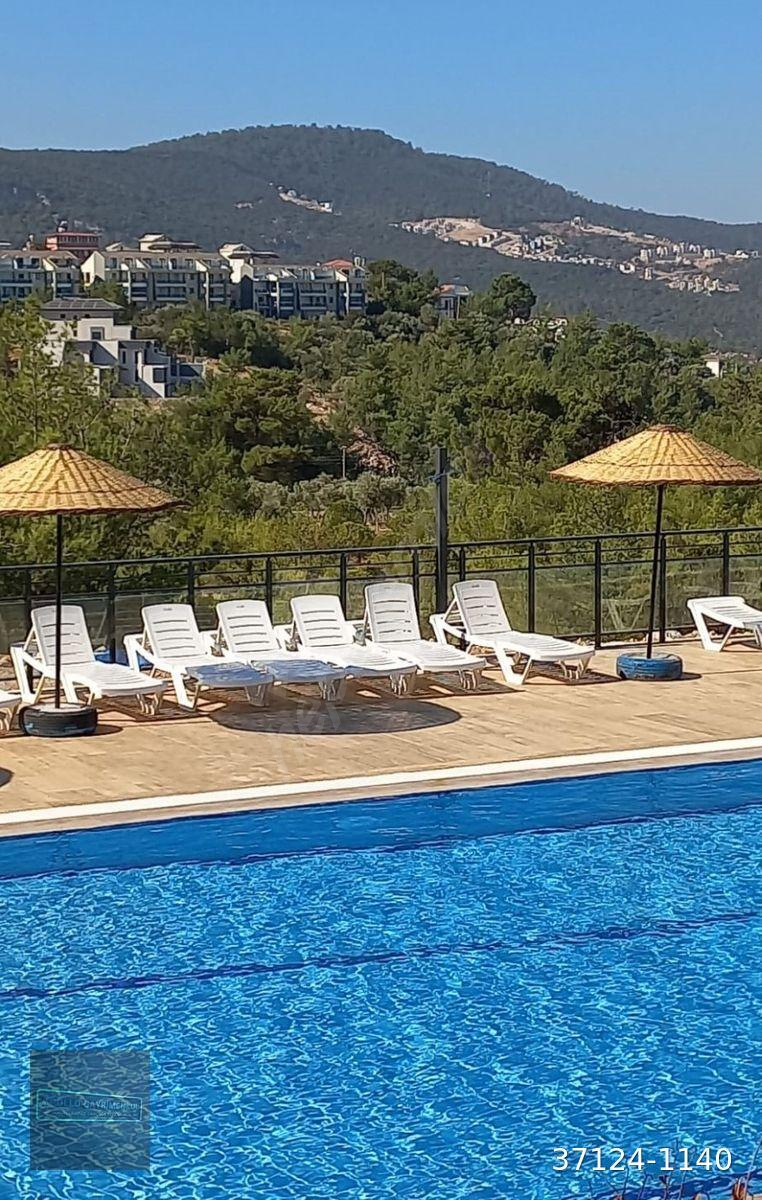 Arkası yemyeşil orman ve doğayla iç içe, önü ise eşsiz mavi deniz manzarasına sahip satılık daireler