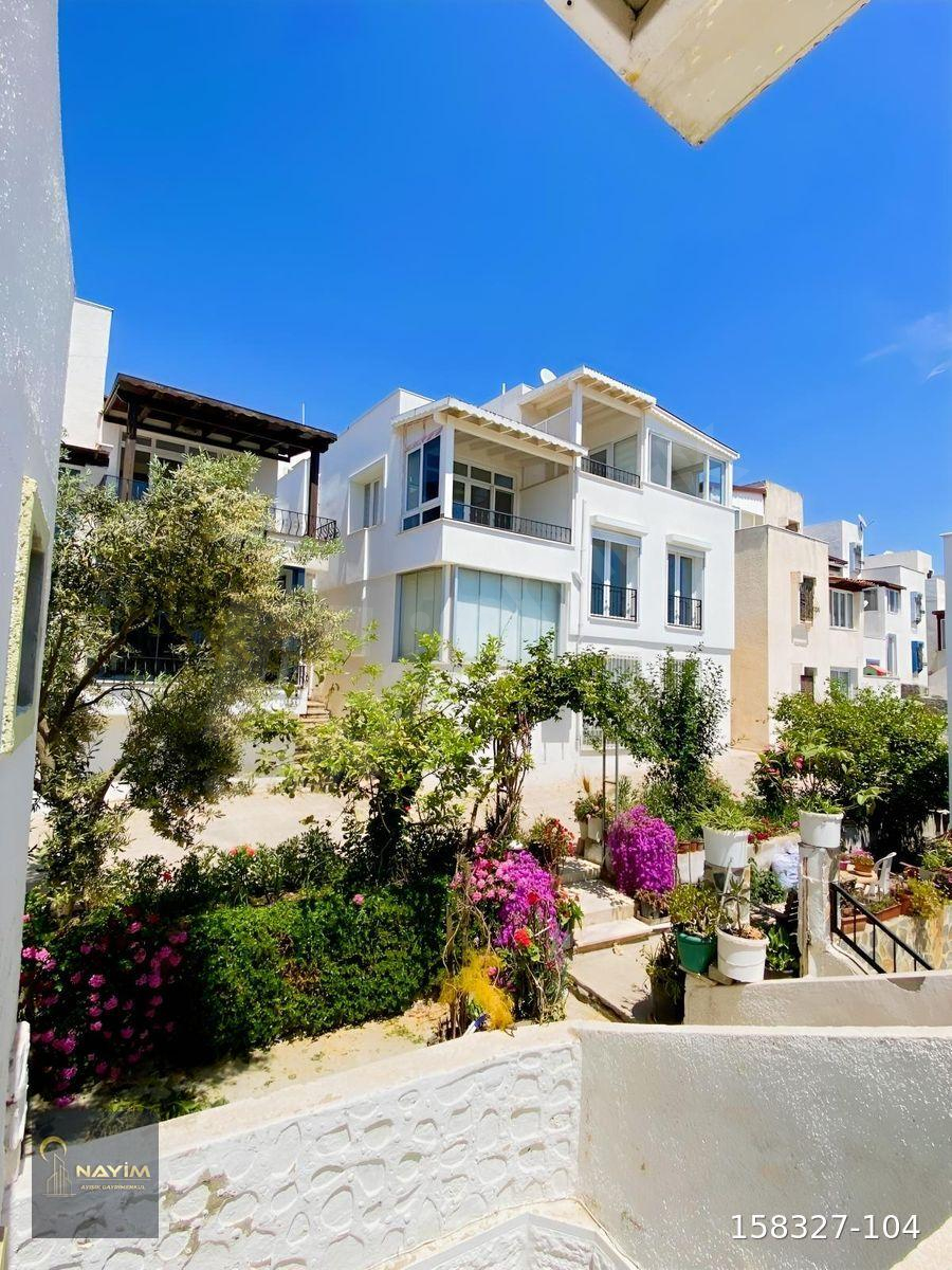 Bodrum Bankev Sitesi Deniz Manzaralı Kiralık 2+1 Üst kat Daire