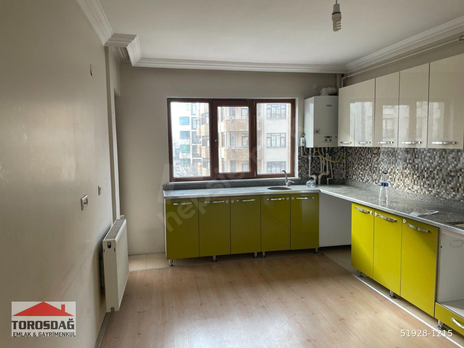 VAN İKİNİSAN CADDESİ NİSAN EVLERİ 3+1 KİRALIK DAİRE