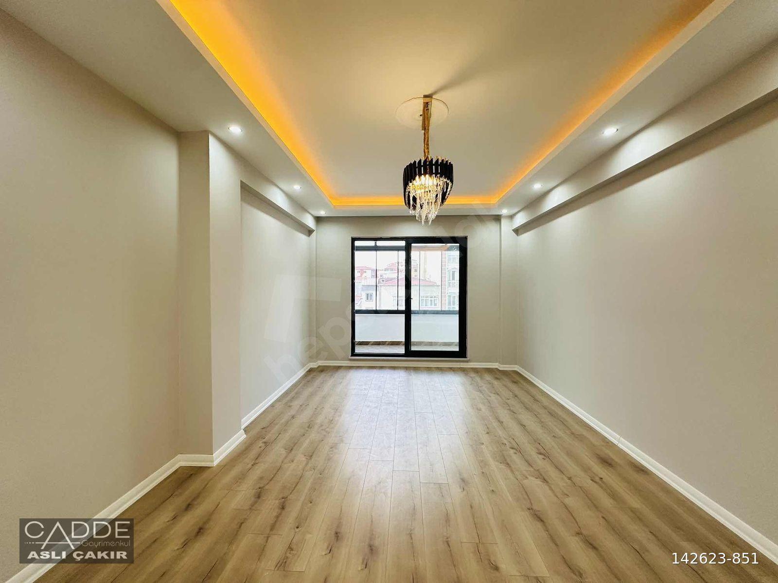 CADDE GAYRİMENKUL'DEN KAPAKLI MERKEZ CADDE CEPHE LÜKS 2+1 DAİRE